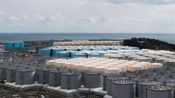 Япония начала сбрасывать очищенную радиоактивную воду с разрушенной АЭС Фукусима в море