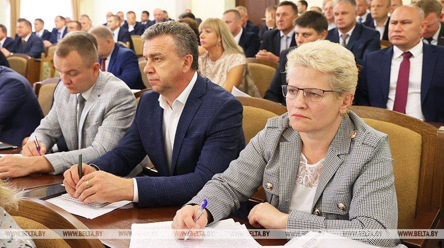 Андрейченко похвалил два АПО Витебской области, на трех предприятиях - "абсолютный провал"