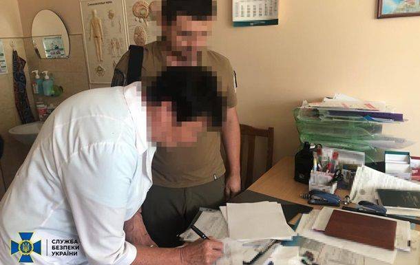 В Киевской области глава ВЛК "списала" 50 уклонистов за более 10 млн гривен