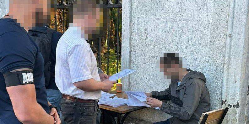 Трех депутатов Киевсовета, подозреваемых в уклонении от службы, отправили под ночной домашний арест