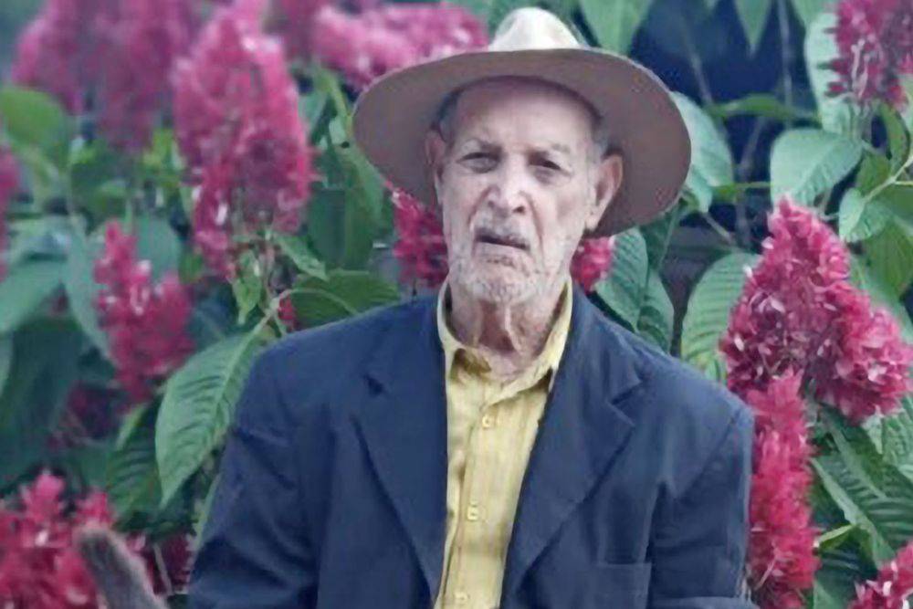 Самый старый человек в мире - Жозе Паулино Гомес не дожил неделю до 128 лет - фото