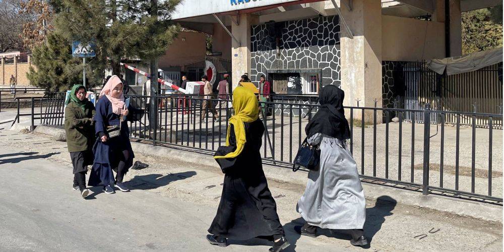 Активисты бьют тревогу. В Афганистане произошел всплеск самоубийств среди женщин после захвата власти Талибаном