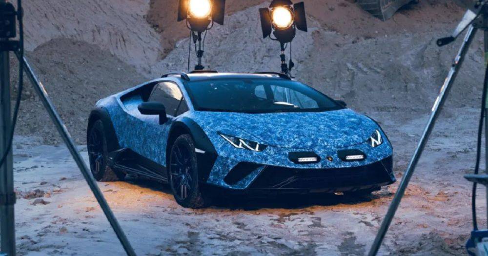 Lamborghini презентовали уникальный внедорожный суперкар (фото)