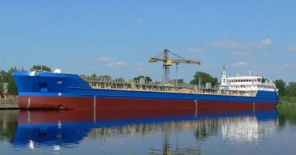 Взрывы в районе Крымского моста: морской дрон врезался в танкер Sig, – росСМИ (фото, видео)