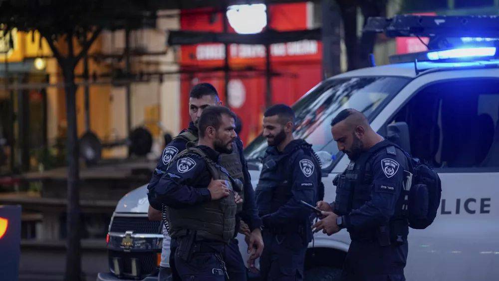 В Тель-Авиве палестинец застрелил полицейского