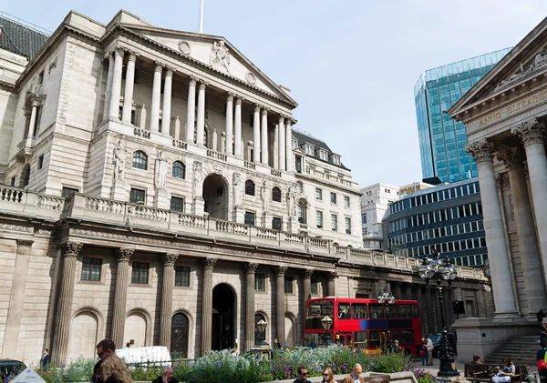 Банк Англии повысил учетную ставку до 5,25%