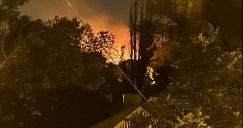 Сильный пожар: в соцсетях сообщают о взрывах в Донецке (фото, видео)