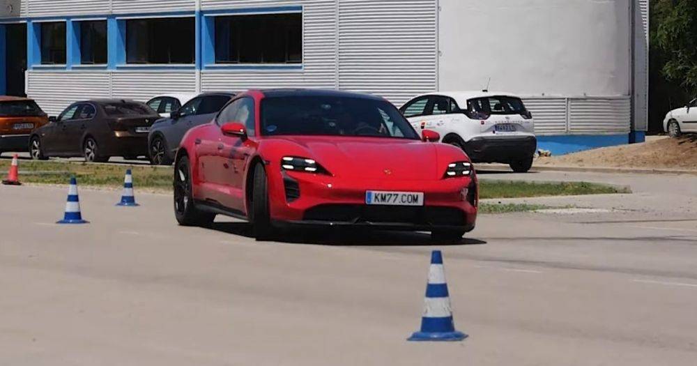 Электромобиль Porsche Taycan удивил экспертов отточенной управляемостью (видео)