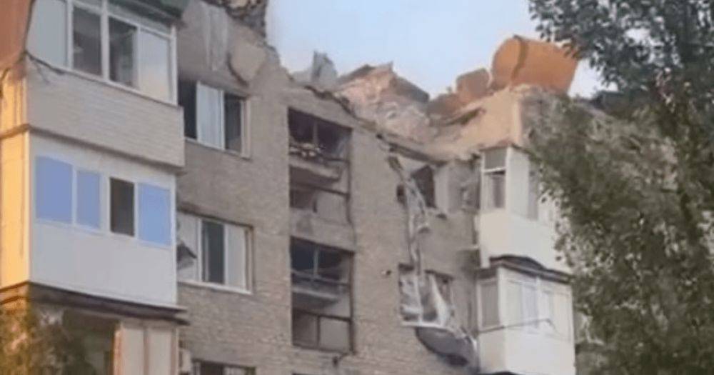 Российские войска обстреляли многоэтажный дом в Покровске (видео)