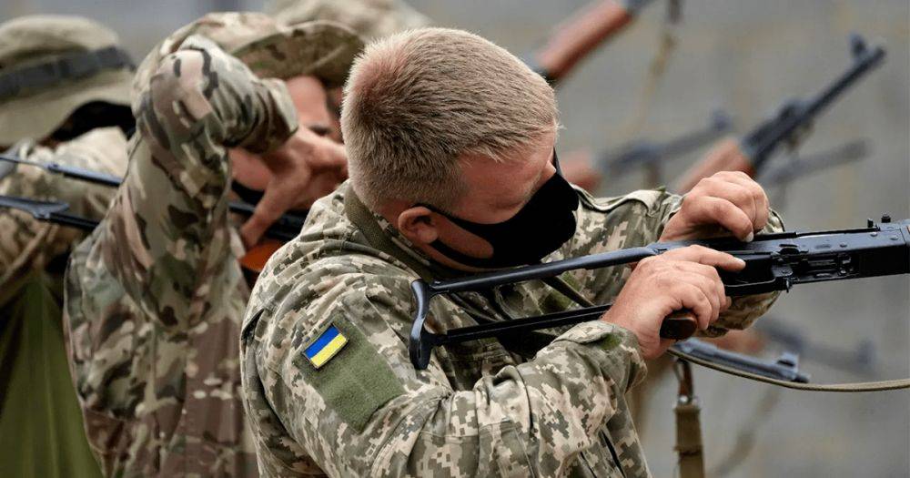 Фронт или на завод: украинцам предлагают альтернативу тотальной мобилизации