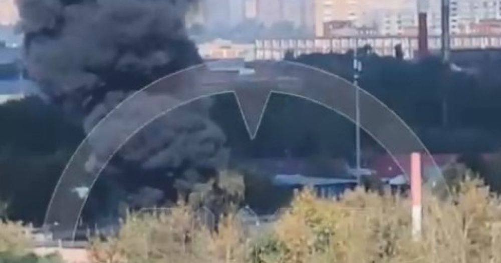 Пылало и дымило: в РФ произошли пожары в 30 км от Кремля и в Краснодаре (видео)