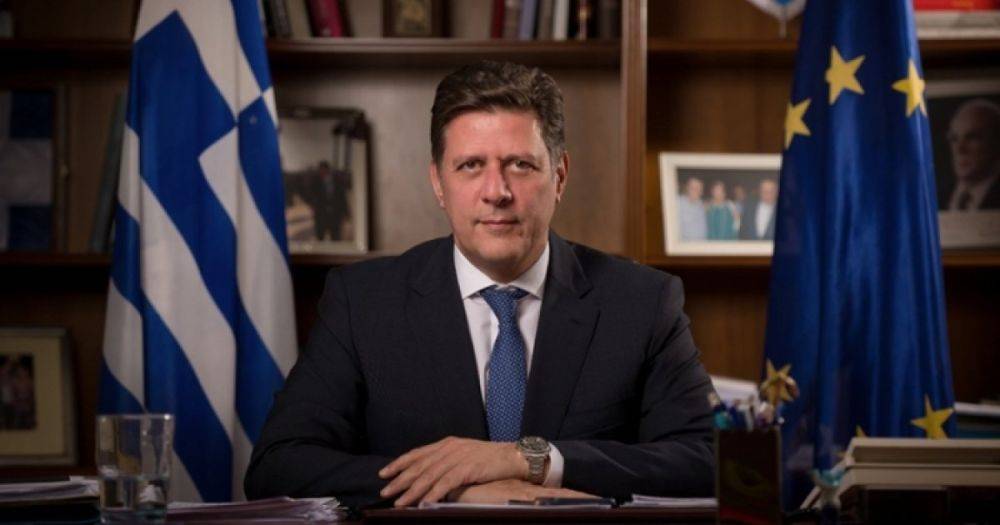 "Промахнулся" с сочувствием: министр греческого правительства ушел с должности из-за комментария о смерти пассажира парома