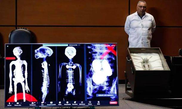 В Конгресі Мексики показали мумії інопланетян