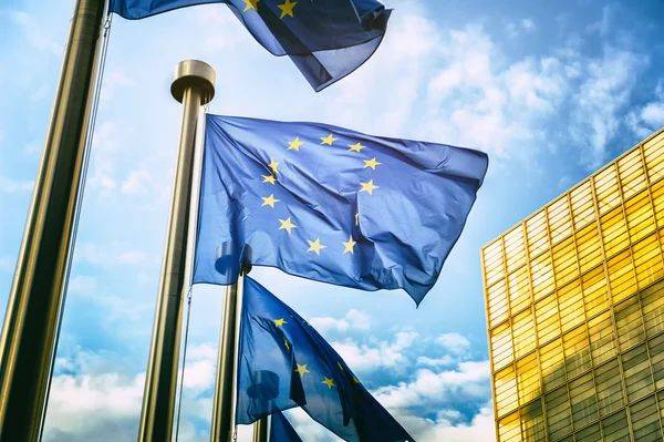 ЕС разместил облигации на сумму 5 млрд евро. Часть денег отдадут Украине