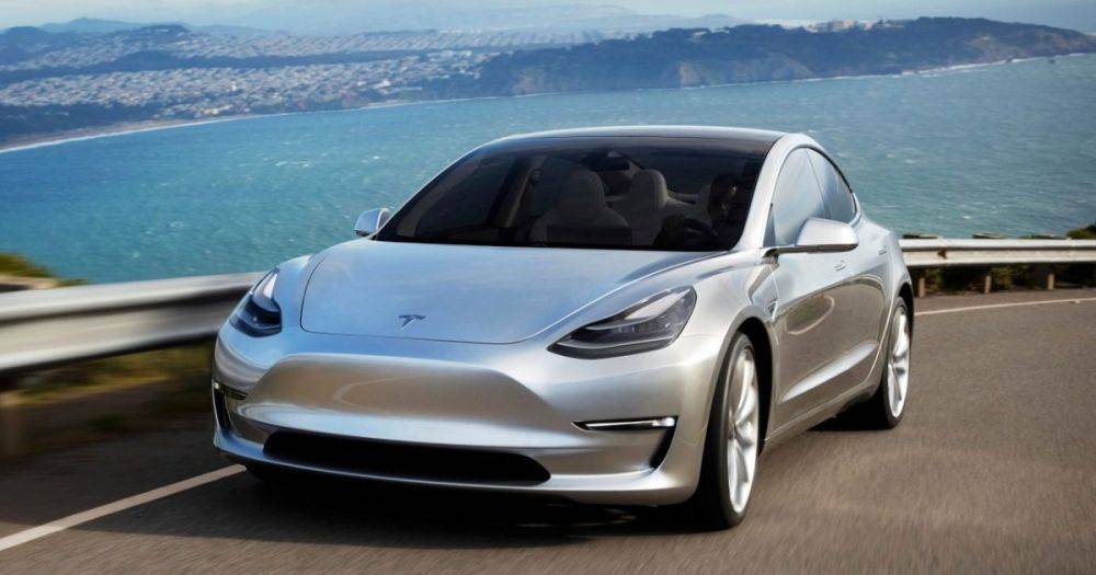 В США женщина оказалась заперта в электромобиле Tesla из-за разряженной батареи (видео)
