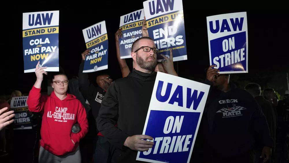 В США началась крупнейшая забастовка работников автозаводов