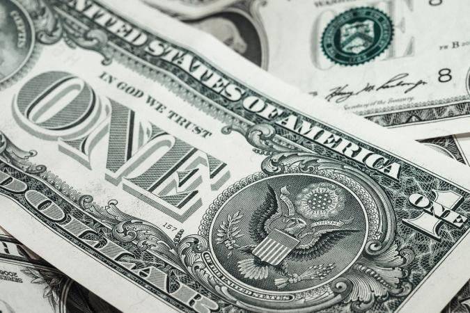 Нацбанк увеличил продажу валюты на межбанке на полмиллиарда