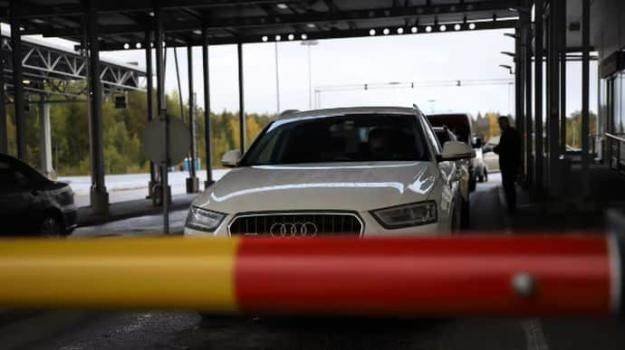 Польша, вслед за Финляндией и странами Балтии, запретила въезд автомобилей с российскими номерами
