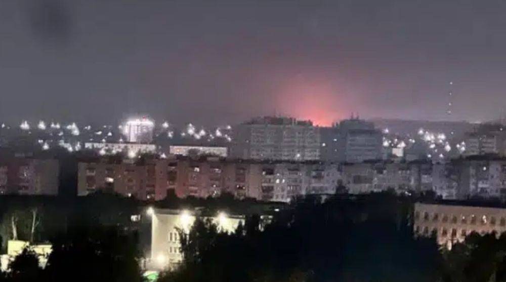 В российском Орле прогремел взрыв: после атаки дрона начался пожар на нефтебазе