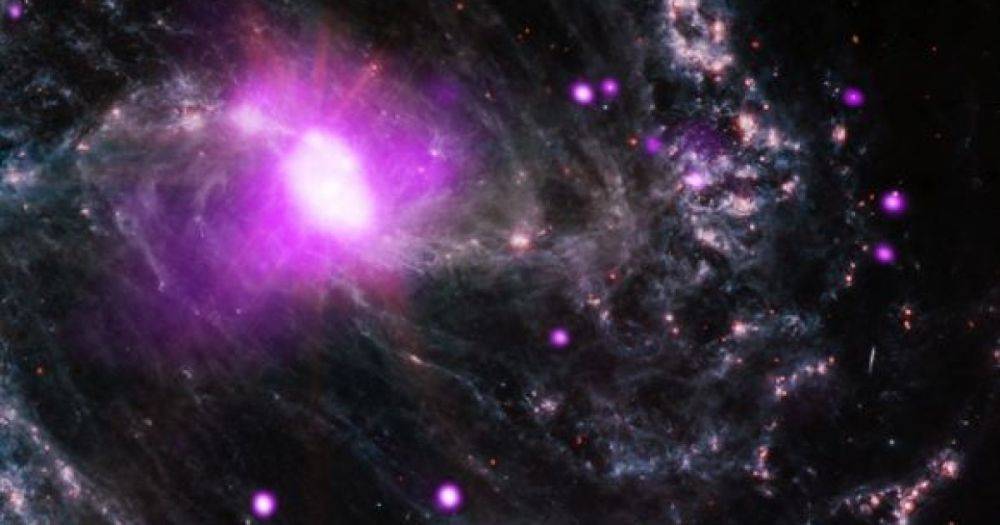 Центр Млечного Пути и галактика с хвостами: NASA показало 5 потрясающих изображений космоса (фото)