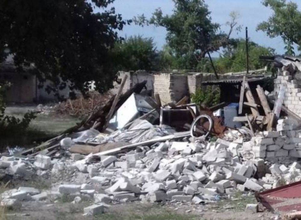Бурьян и разруха: в сети показали новые фото из Рубежного