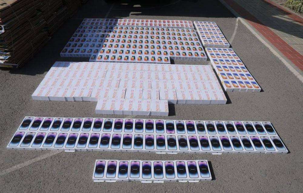 Крупная партия контрабандных iPhone не доехала до столичных рынков