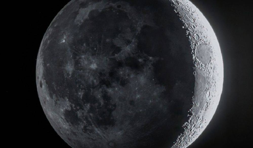 Мерзлая вода на Луне – почему образуется – ученые назвали причину