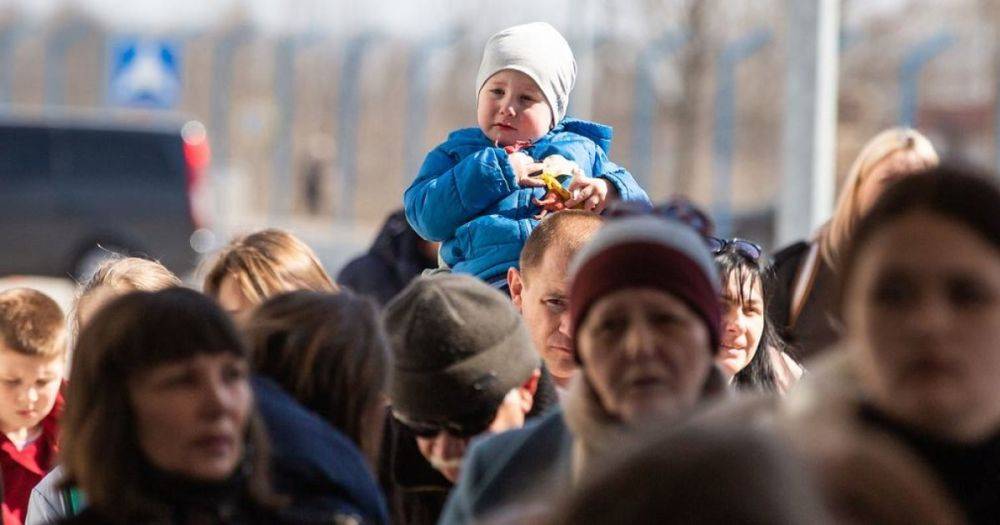 Польша не продлит помощь украинским беженцам в следующем году: что известно
