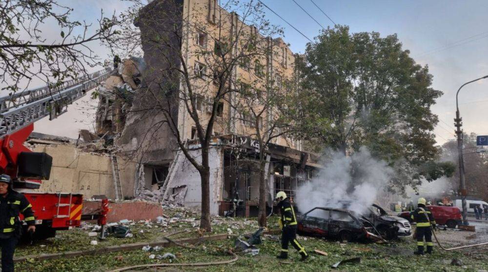 В Черкассах из-за ракетного удара разрушено здание отеля, 7 раненых