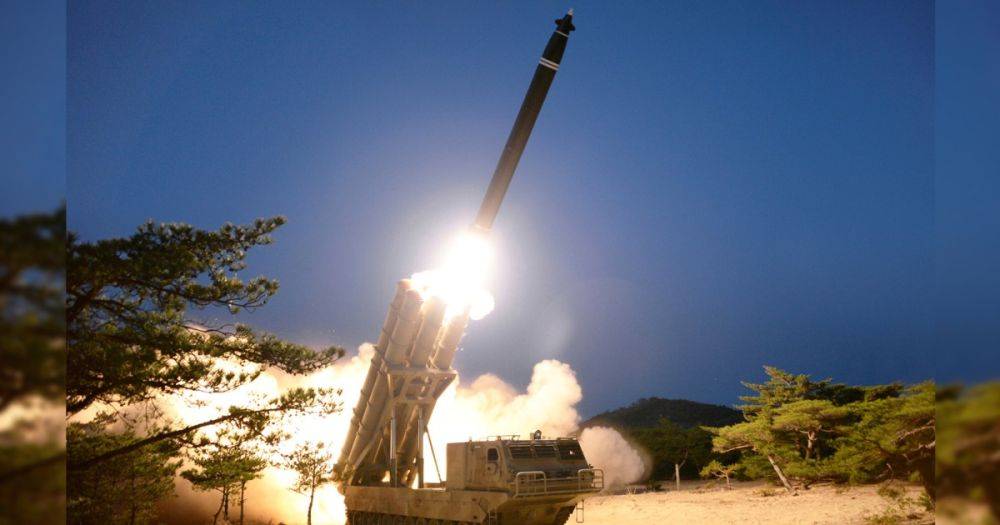 КНДР продает в РФ ракеты типа "Катюша", а Южная Корея вооружает Польшу, — The Economist