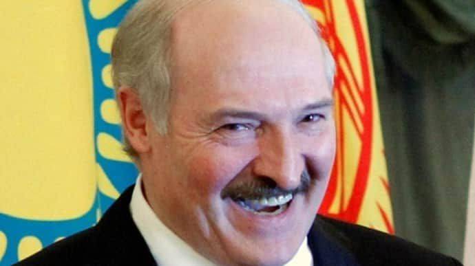 Лукашенко: А видите, как сегодня бомбят Россию? Туда-сюда летают