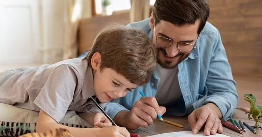 Ход за отцами. Ученые назвали простой способ помочь детям лучше учиться в школе