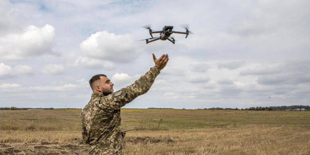 Глаза с неба. Как украинские разработчики с помощью дронов и искусственного интеллекта разминируют страну — репортаж NV