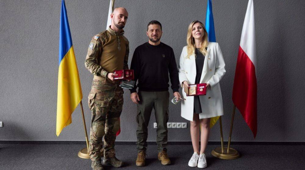 Зеленский в Люблине наградил волонтеров и поблагодарил Польшу