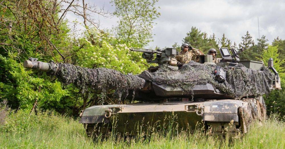 "Готовятся усилить бригады": Зеленский подтвердил прибытие танков Abrams в Украину