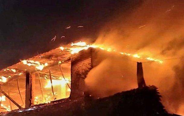 Россияне ударили по Никопольщине: произошел пожар, есть пострадавшие