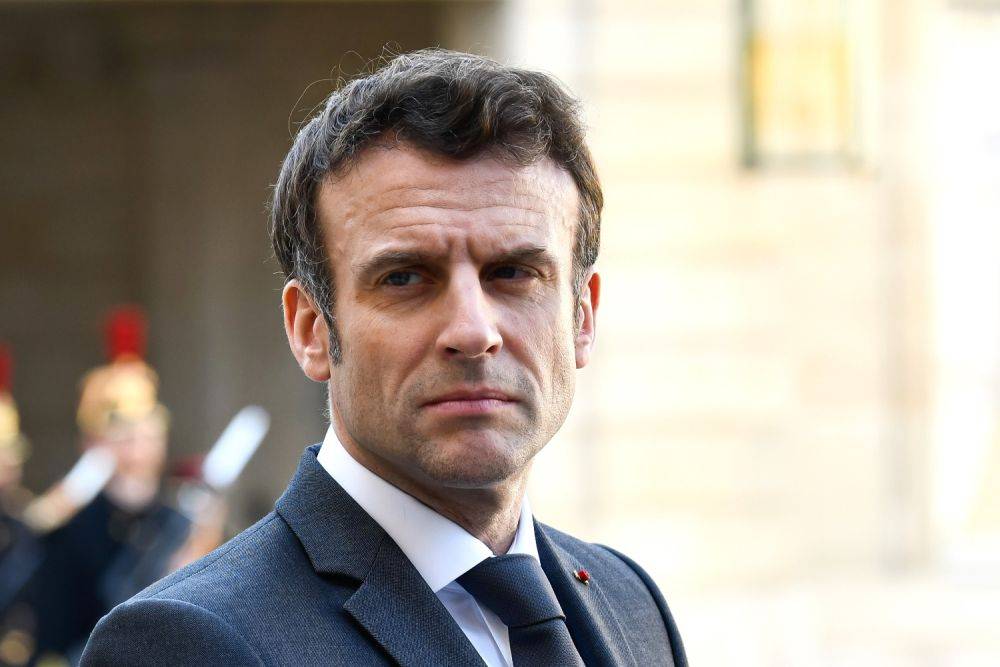 Макрон сдался: французский посол покинул Нигер, войска будут выведены