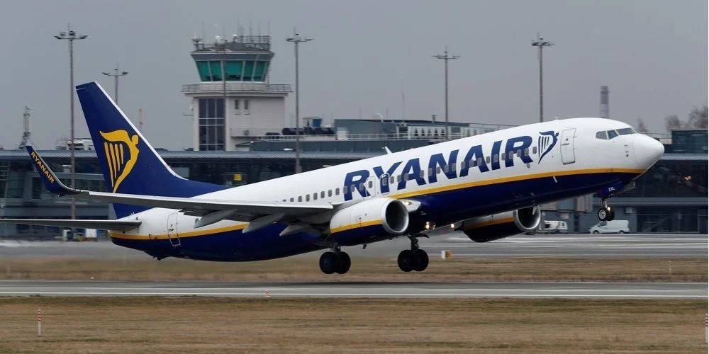 Ryanair сокращает осенне-зимнее расписание из-за задержек доставки Boeing