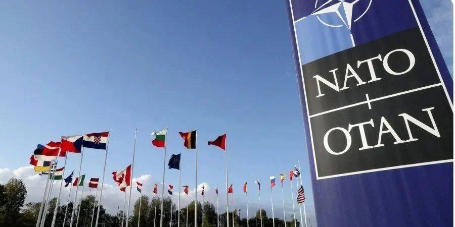В октябре Турция может одобрить вступление Швеции в НАТО — Reuters