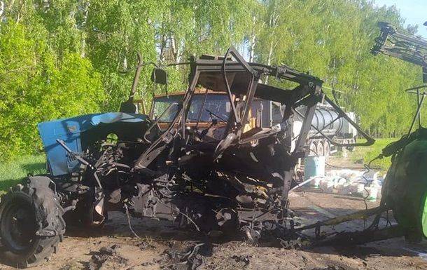 В Харьковской области подорвался трактор, двое травмированных