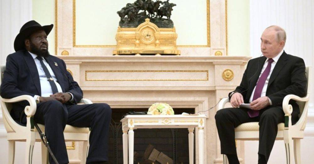 Президент Судана во время встречи с Путиным попал в бессмысленную ситуацию (ВИДЕО)