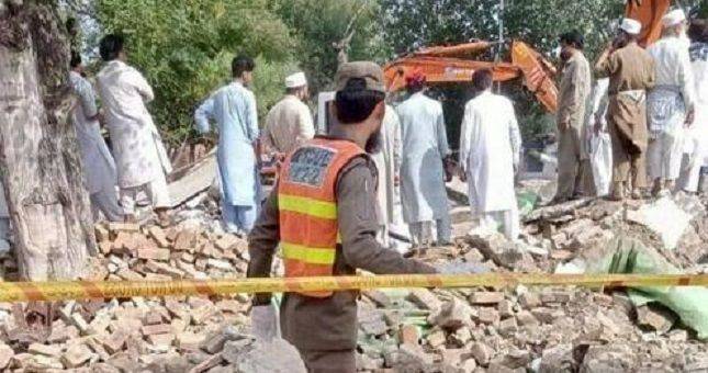 В Пакистане более 50 человек погибли в результате двух терактов