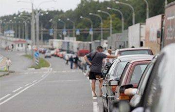 На границе Беларуси и Евросоюза скопились сотни автомобилей
