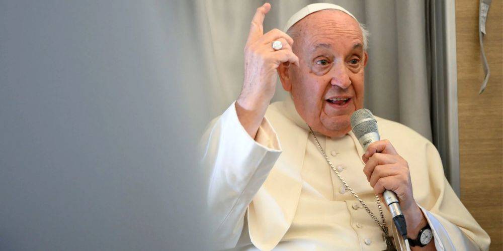 «Я думал культурно». Папа Франциск заявил, что его комментарии о «величии» России были «неудачно сформулированы»