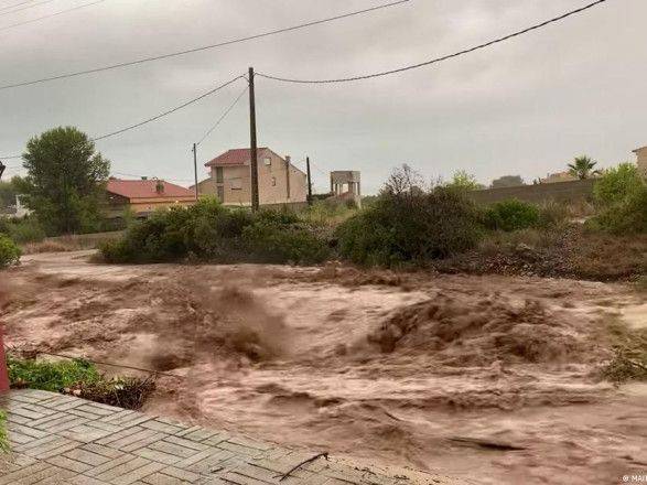 Количество жертв из-за наводнения в Испании возросло до трех, еще три человека считаются пропавшими без вести