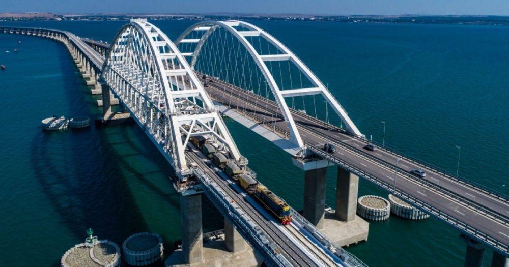 "Строят систему": в ВМС рассказали о попытках РФ защитить Крымский мост (видео)