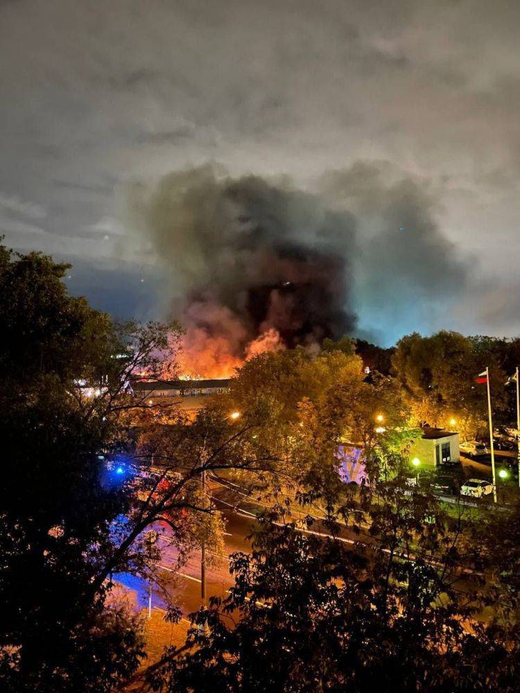 Пожар в Москве ночью 8 сентября - фото и видео