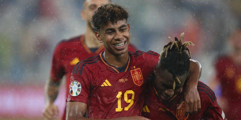 Забил в 16 лет. Футболист Барселоны стал самым молодым автором гола в истории сборной Испании — видео
