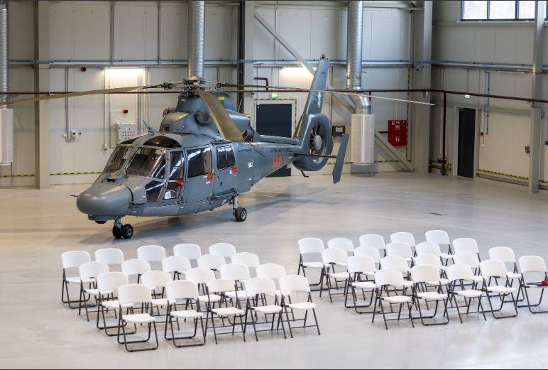 В Шяуляй открылся ангар, приспособленный для вертолетов Black Hawk