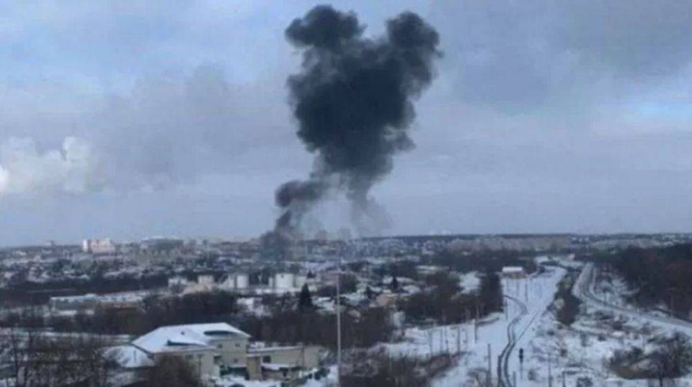 В российском Орле прогремел взрыв: дроны атаковали нефтебазу - фото